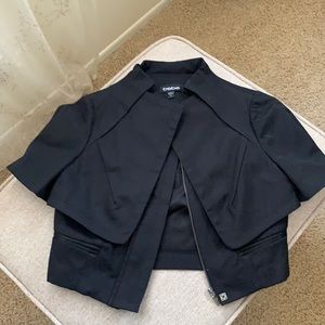 Beautiful Bebe crop layering piece in black